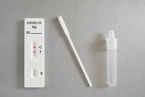 Kit Prueba Antígeno Rápido Con Resultado Positivo Durante Prueba Covid —  Fotos de Stock