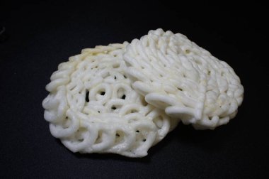 Krakerler genellikle tapyoka unundan yapılan Endonezya 'ya özgü bir aperatiftir (aperatif).