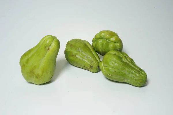 Chayote Fresco Isolato Sfondo Bianco — Foto Stock