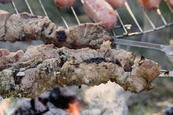 Grillfleisch Flammen — Stockfoto