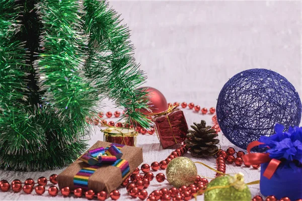 Weihnachtskugeln Und Geschenke Weihnachtskarte Winter — Stockfoto