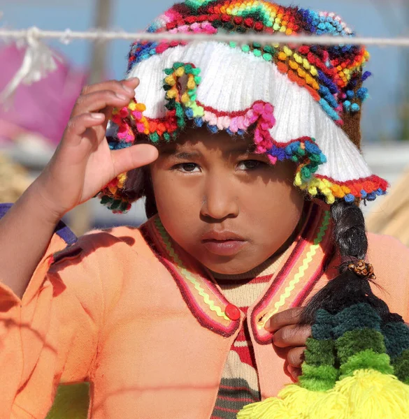 Lima Perú Junio 2020 Retrato Una Niña Peruana Mirando Cámara — Foto de Stock