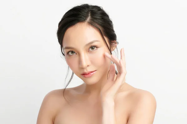 Beautiful Young Asian Woman Clean Fresh Skin White Background Face — Stock Photo, Image