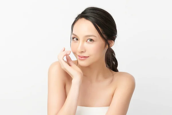 Beautiful Young Asian Woman Clean Fresh Skin White Background Face — Stock Photo, Image