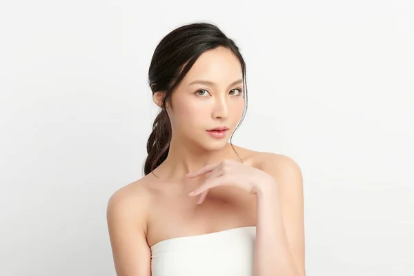 Beautiful Young Asian Woman Clean Fresh Skin White Background Face — Stock Photo, Image