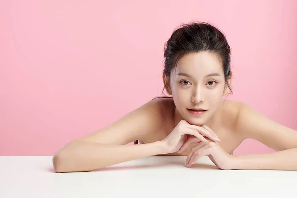 Beautiful Young Asian Woman Clean Fresh Skin Pink Background Face — Stock Photo, Image