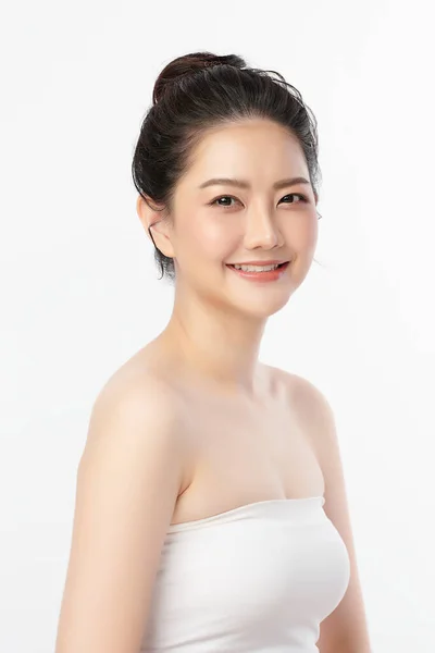 Beautiful Young Asian Woman Clean Fresh Skin White Background Face — Stock Photo, Image