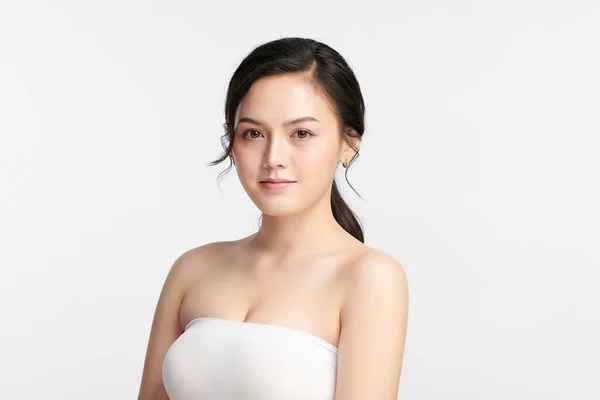 Beautiful Young Asian Woman Clean Fresh Skin White Background Face — Stock Photo, Image