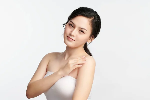 Beautiful Young Asian Woman Clean Fresh Skin White Background Face — Stock Photo, Image