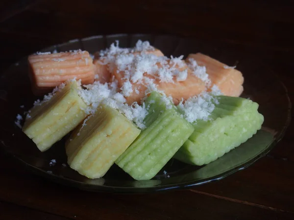 Snacks Indonesios Hechos Yuca Coco Rallado —  Fotos de Stock
