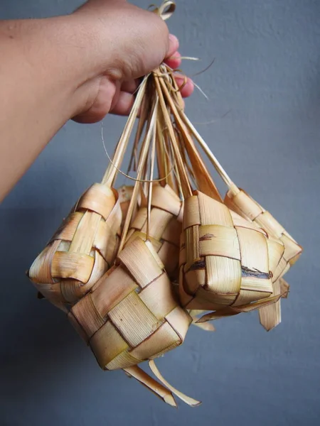 Ketupat Gefüllt Mit Gedämpftem Reis Ein Typisches Eid Fitr Essen — Stockfoto