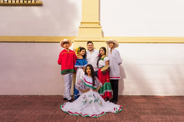 Traditional Dance Classes Latin America — ストック写真