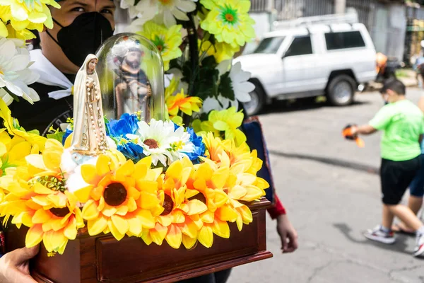 Unrecognizable Man Medical Mask Carrying Image Santo Domingo Managua Festivities —  Fotos de Stock