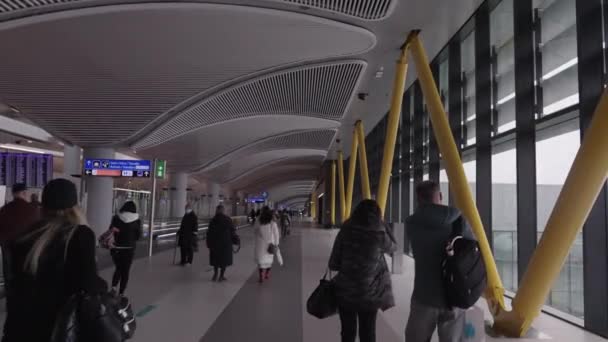 Istanbul Lufthavn Inde Terminalen Folk Langs Korridoren Efter Ankom – Stock-video