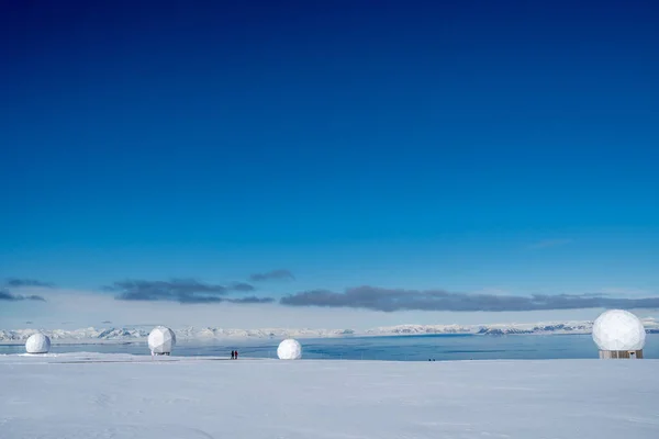Svalbard Uydu İstasyonu, Kuzey Kutup Dairesi, Norveç. Yüksek kalite fotoğraf