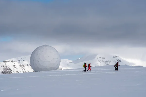 Svalbard Uydu İstasyonu, Kuzey Kutup Dairesi, Norveç. Yüksek kalite fotoğraf