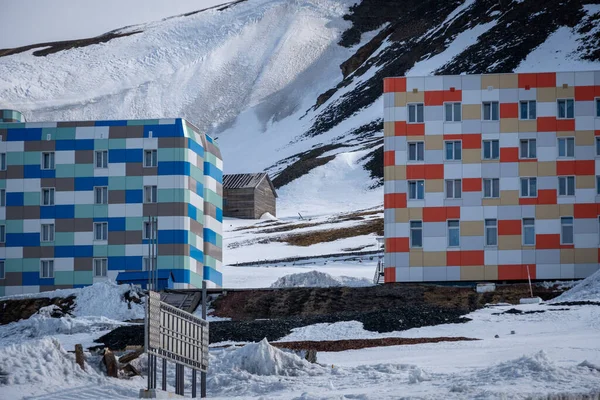 Landscape Russian City Barentsburg Spitsbergen Archipelago Winter Arctic Sunny Weather —  Fotos de Stock