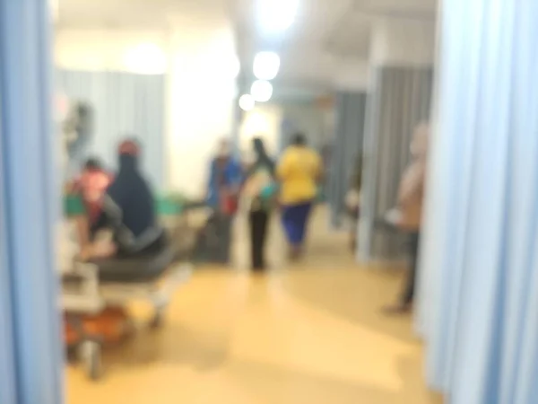 Suddig Bakgrund Atmosfär Akuten Sjukhuset Patienten Undersöks Läkare Och Åtföljs — Stockfoto