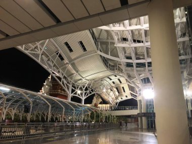 I Gusti Ngurah Rai Uluslararası Havalimanı balyasındaki modern ve gelecekteki bina