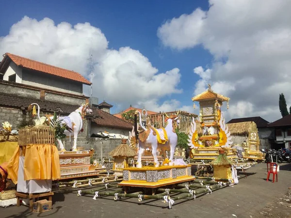 balinese crematiom ceremony in ubud bali