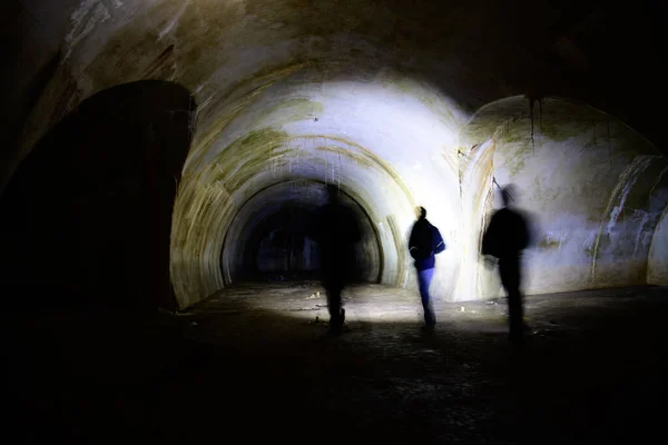 通路の地下トンネルは — ストック写真