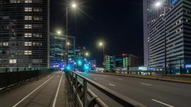 Paris, Fransa - Timelapse - Gece Binaları ve Mimarisi 'nde La Defense Business District' te Trafik Işıkları