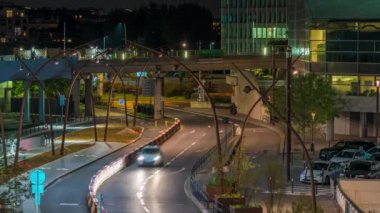 Paris, Fransa - Timelapse - La Defense Business District Gece Paris Trafik ve Binaları