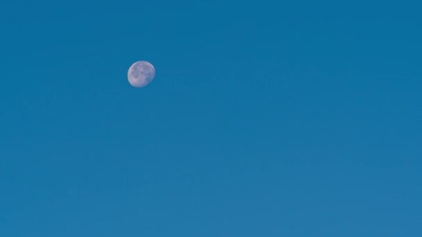 法国巴黎 时间流逝 在没有蓝天的日子里最低限度的满月 — 图库视频影像
