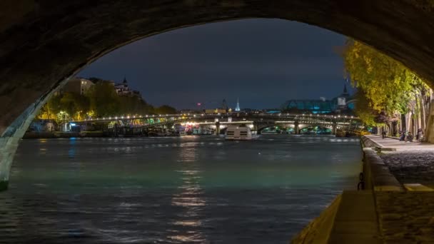 Paris France Timelapse Hidden Historic Bridge Paris Tourrists Cruises Seine — стоковое видео