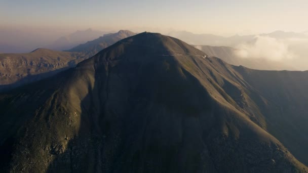 Drone Flytta Till Den Högsta Toppen Franska Alperna — Stockvideo