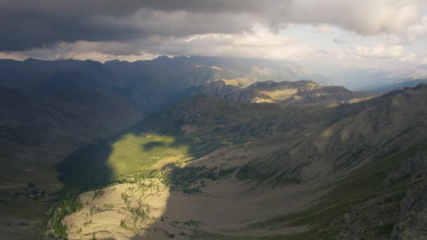 Panorama Der Französischen Alpen Mit Felsoberflächen Bei Sonnenuntergang — Stockvideo