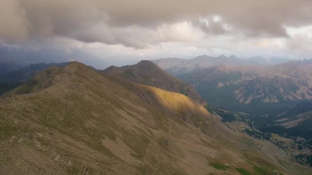 Sobre Los Alpes Franceses Picos Por Drone Con Denses Nubes — Vídeos de Stock