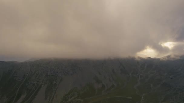 Vuela Atardecer Sobre Los Alpes Franceses Con Niebla — Vídeos de Stock