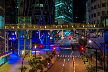 Gece, Fütürist La Savunma İş Bölgesi Boş Sokak