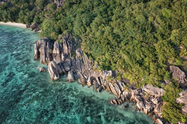La Digue adasının Seyşeller Sahili