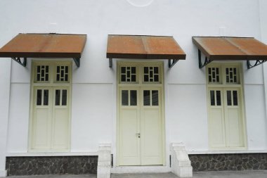 ev kapıları ve pencereler