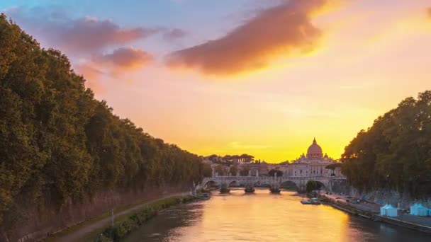罗马、梵蒂冈、圣彼得大教堂和圣安杰洛桥的时间 — 图库视频影像
