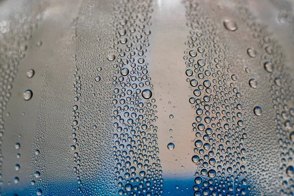 Σταγόνες Πεσμένης Βροχής Στο Ποτήρι Βροχή Πέφτει Διάφανο Ποτήρι Νερό — Φωτογραφία Αρχείου