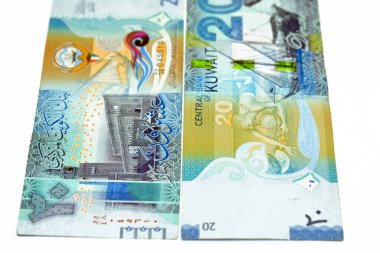 20 Kuveyt dinarı banknotu 20 KWD banknotu Seif Sarayı, bir dhow gemisi, Kuveyt inci dalgıcı ve Al-Boom geleneksel Kuveyt gemisi, Kuveyt devletinin Kuveyt dinar para birimi beyaz arka planda izole edildi