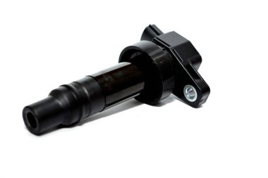 Ateşleme bobininin seçici odak noktası, akü voltajını, yakıt yakıtını tutuşturmak için gerekli elektrik bujilerini yaratmak için gerekli olan binlerce volta dönüştüren otomobil ateşleme sistemi için indüksiyon bobini.