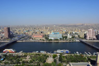 Kahire, Mısır, 18 Mayıs 2018, Kahire Mısır şehir manzarası, Kahire ve gökdelenlerin panoramik manzarası, Mısır Nil nehri tüm şehri kaplıyor.