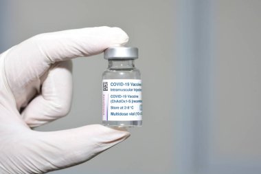Covid-19 aşı AstraZeneca kas içi enjeksiyon 5ml multi doz şişesi, COVAX tedarik, ChAdOx1-rekombinant, AstraZeneca plc İngiliz-İsveçli çokuluslu bir şirket.