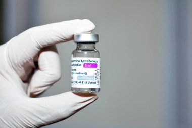Covid-19 aşı AstraZeneca kas içi enjeksiyon 5ml multi doz şişesi, COVAX tedarik, ChAdOx1-rekombinant, AstraZeneca plc İngiliz-İsveçli çokuluslu bir şirket.