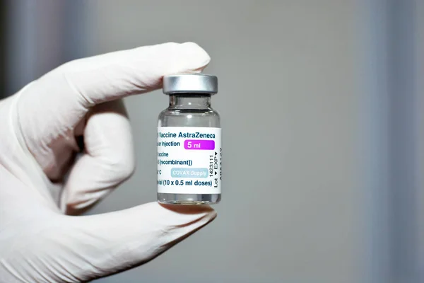 Vacuna Covid Astrazeneca Inyección Intramuscular Vial Multidosis Suministro Covax Recombinante —  Fotos de Stock