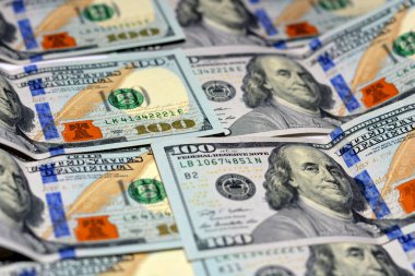 100 dolarlık portre, yüz Amerikan doları özgeçmiş, seçici odak, Birleşik Devletler doları banknot, Benjamin Franklin 'in portresiyle Amerikan para birimi geçmişi, Amerika Birleşik Devletleri başkanı, bir yığın Amerikan doları.