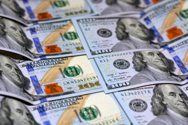 100 dolarlık portre, yüz Amerikan doları özgeçmiş, seçici odak, Birleşik Devletler doları banknot, Benjamin Franklin 'in portresiyle Amerikan para birimi geçmişi, Amerika Birleşik Devletleri başkanı, bir yığın Amerikan doları.