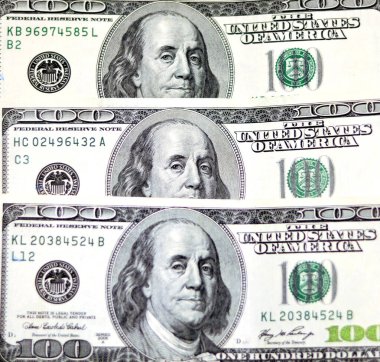 Yüzlerce dolarlık banknot serisi 2006 'da Başkan Benjamin Franklin' in portresi, Amerikan para banknotu, Amerika Birleşik Devletleri para birimi beyaz arka planda izole edildi