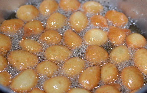 Close Zalabia Tipo Massa Frita Semelhante Donut Fritando Óleo Quente — Fotografia de Stock