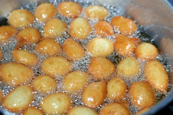 Close Zalabia Tipo Massa Frita Semelhante Donut Fritando Óleo Quente — Fotografia de Stock