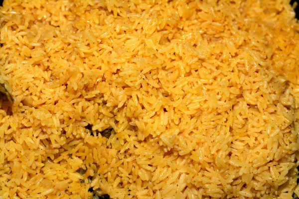 Selektiver Schwerpunkt Von Langkorngelbem Basmati Reis Der Auf Heißem Dampf — Stockfoto